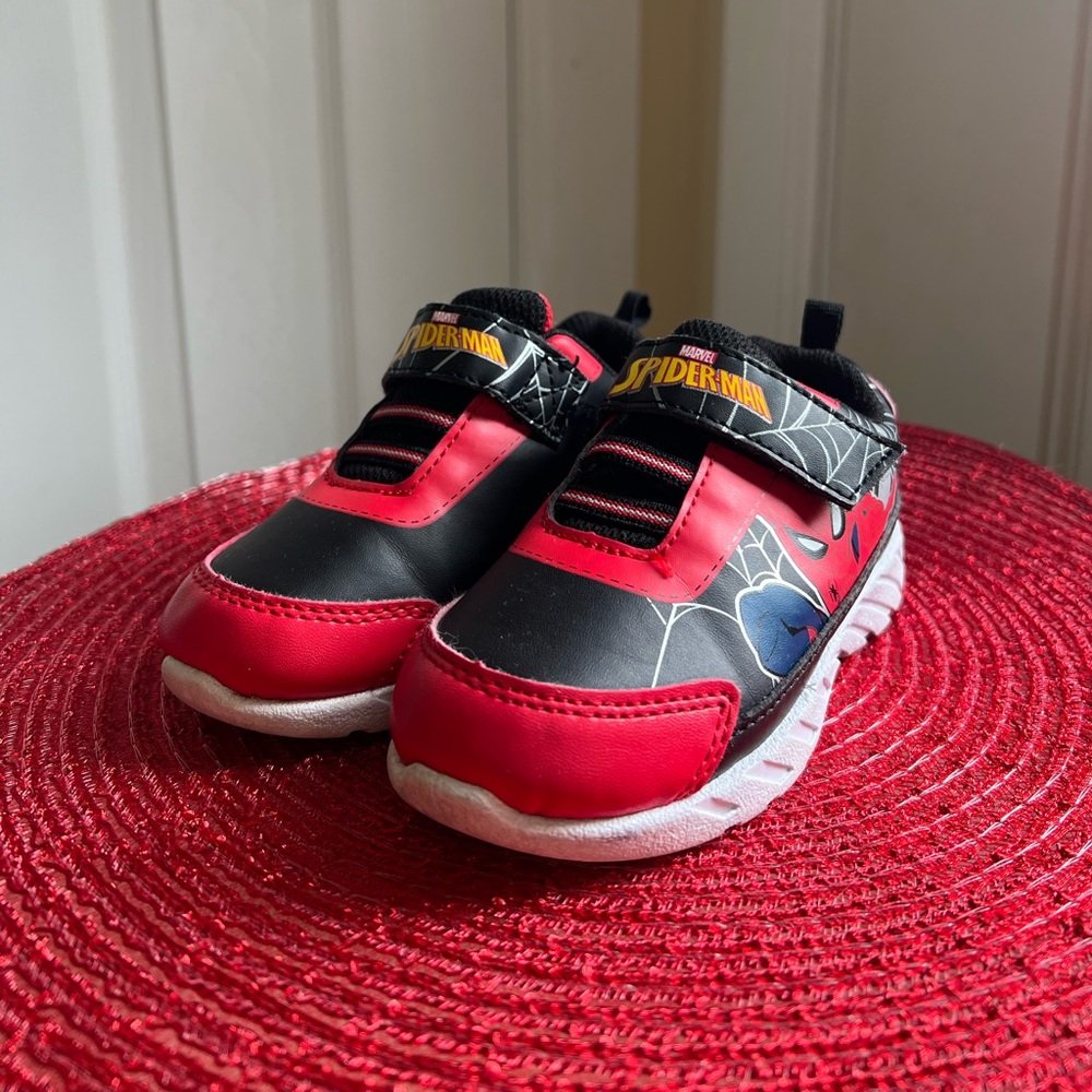 Marvel Kids Ultimate Spider-Man & Web Sneakers